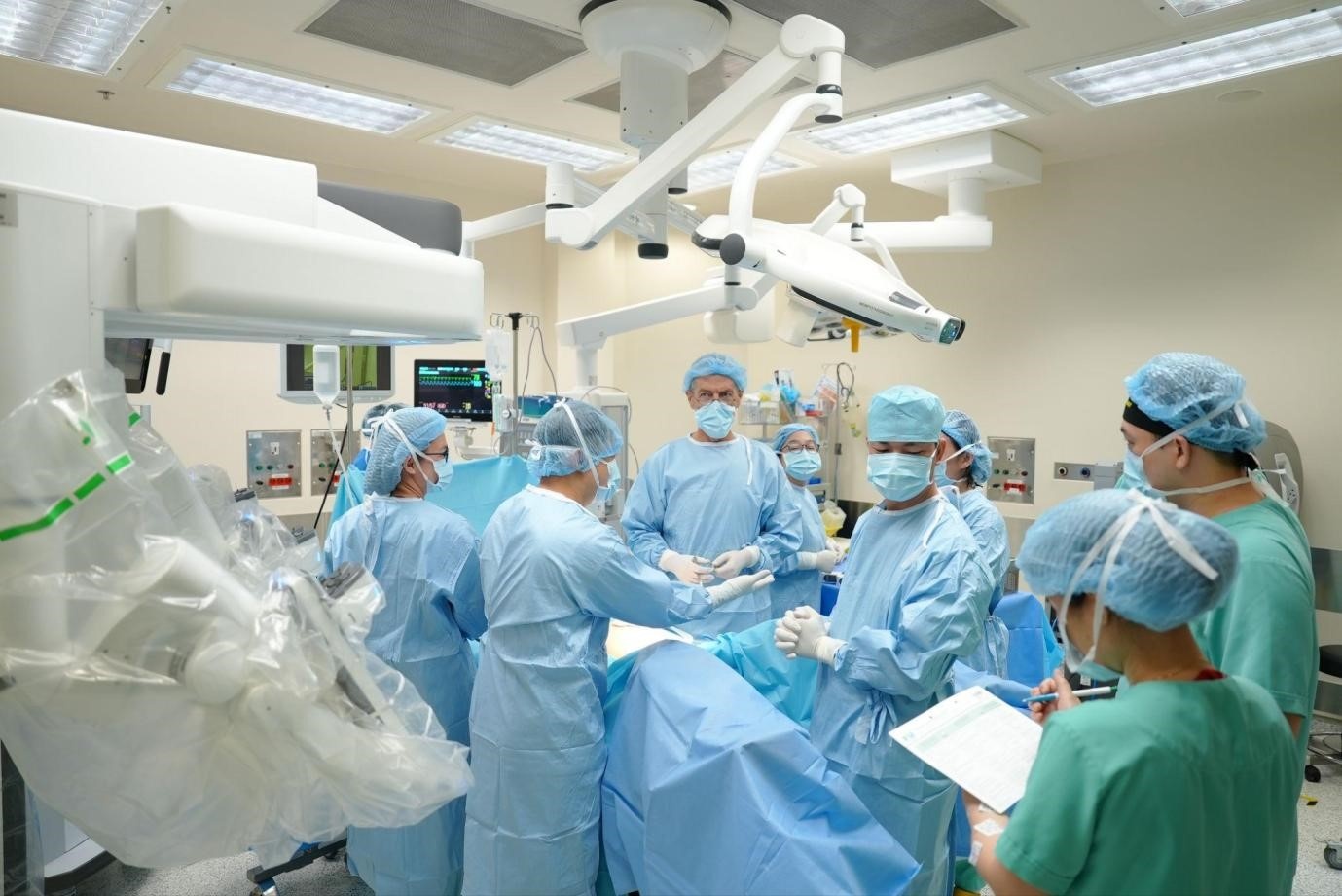 FV doctors use cutting-edge system to remove complex fibroids