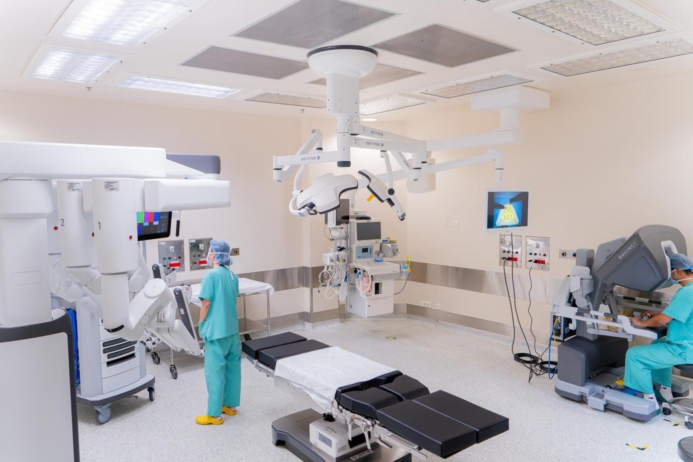 FV doctors use cutting-edge system to remove complex fibroids