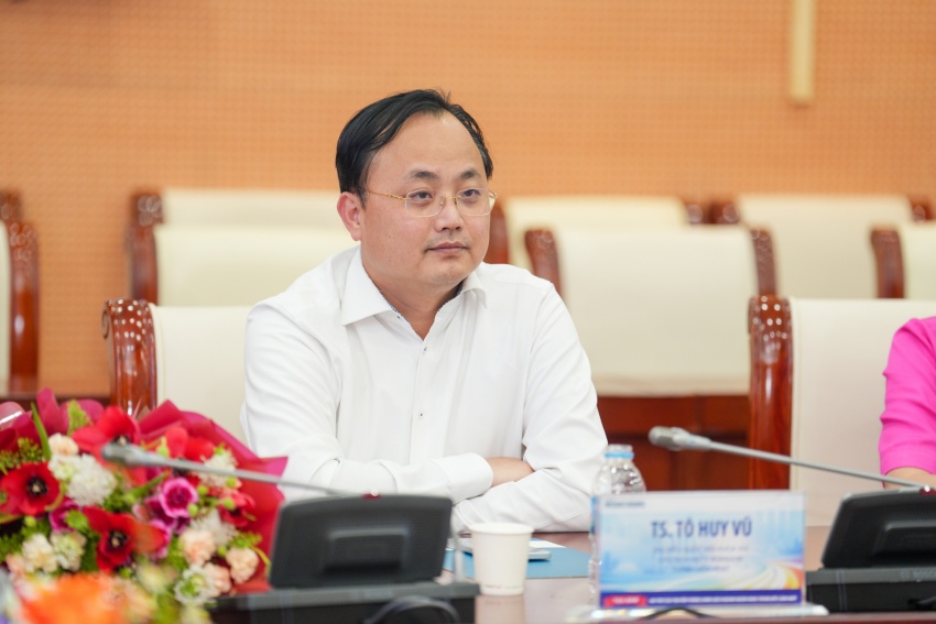 Monetary policy enters era of strategic communication