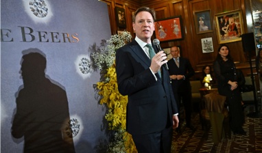 De Beers celebrates with celebrities at Maison Assouline