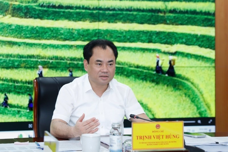 Minister pushes for faster drafting of three key environmental laws