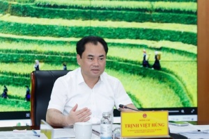 Minister pushes for faster drafting of three key environmental laws