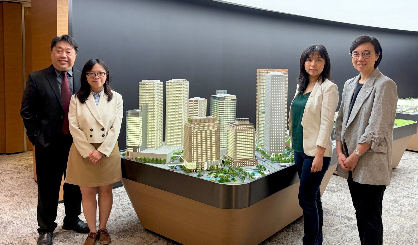 Hongkong Land and Gammon introduce low-carbon concrete