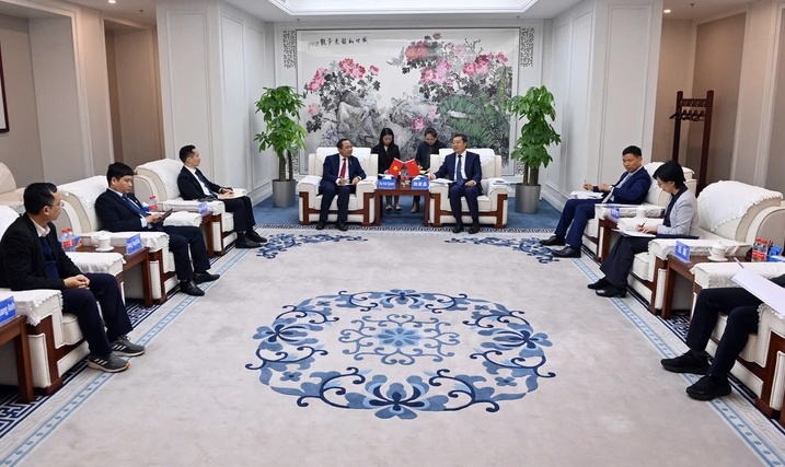 Vietnam and China to boost joint research and high-tech training