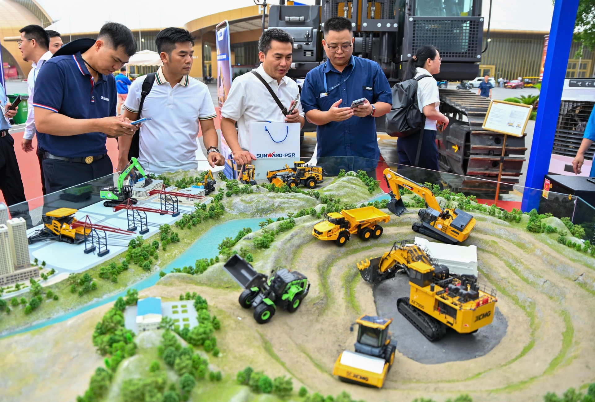 200 firms from 17 countries to join Mining and Construction Vietnam 2026