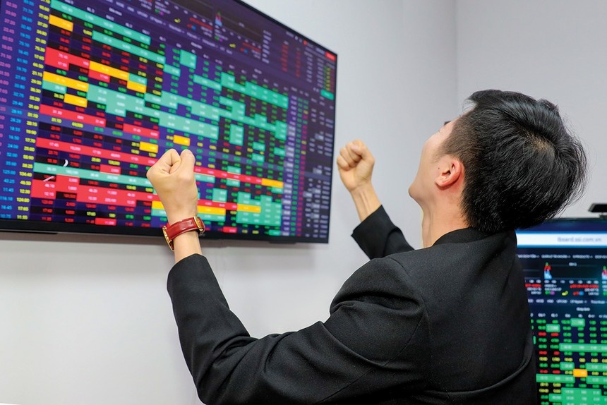 Banks propose generous dividends but some remain cautious on payouts