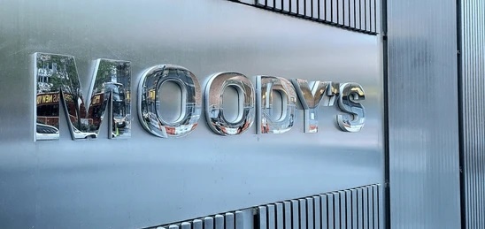 Moody's Ratings changes Vietnam's outlook to positive from stable