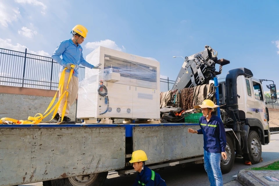 Intel provides equipment for workforce training and research