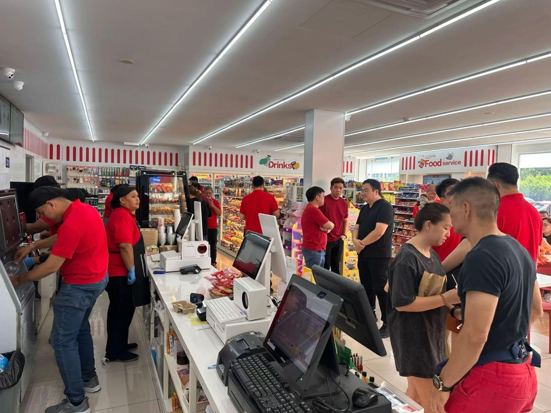 China’s largest convenience store chain makes foray in Vietnam