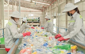 Companies required to pay recycling fees based on waste output