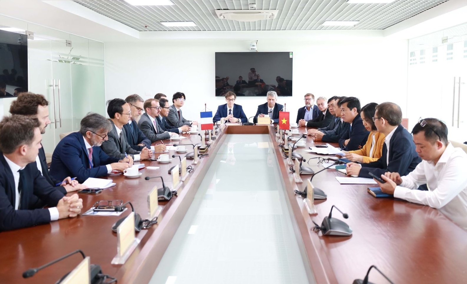 More opportunities for French businesses in Vietnam’s railways