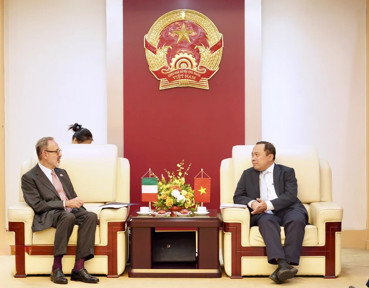 Vietnam strengthens sci-tech ties with international partners