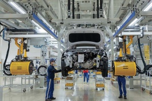 VinFast divests EV manufacturing operations for asset-light strategy