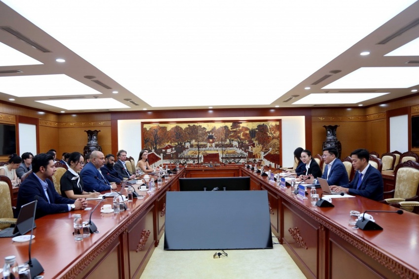 Finance Ministry signals greater openness to venture capital and global investors