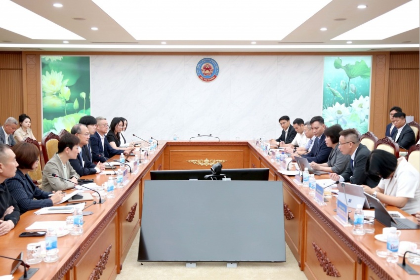 Vietnam welcomes Chinese and Hong Kong investors in financial centres