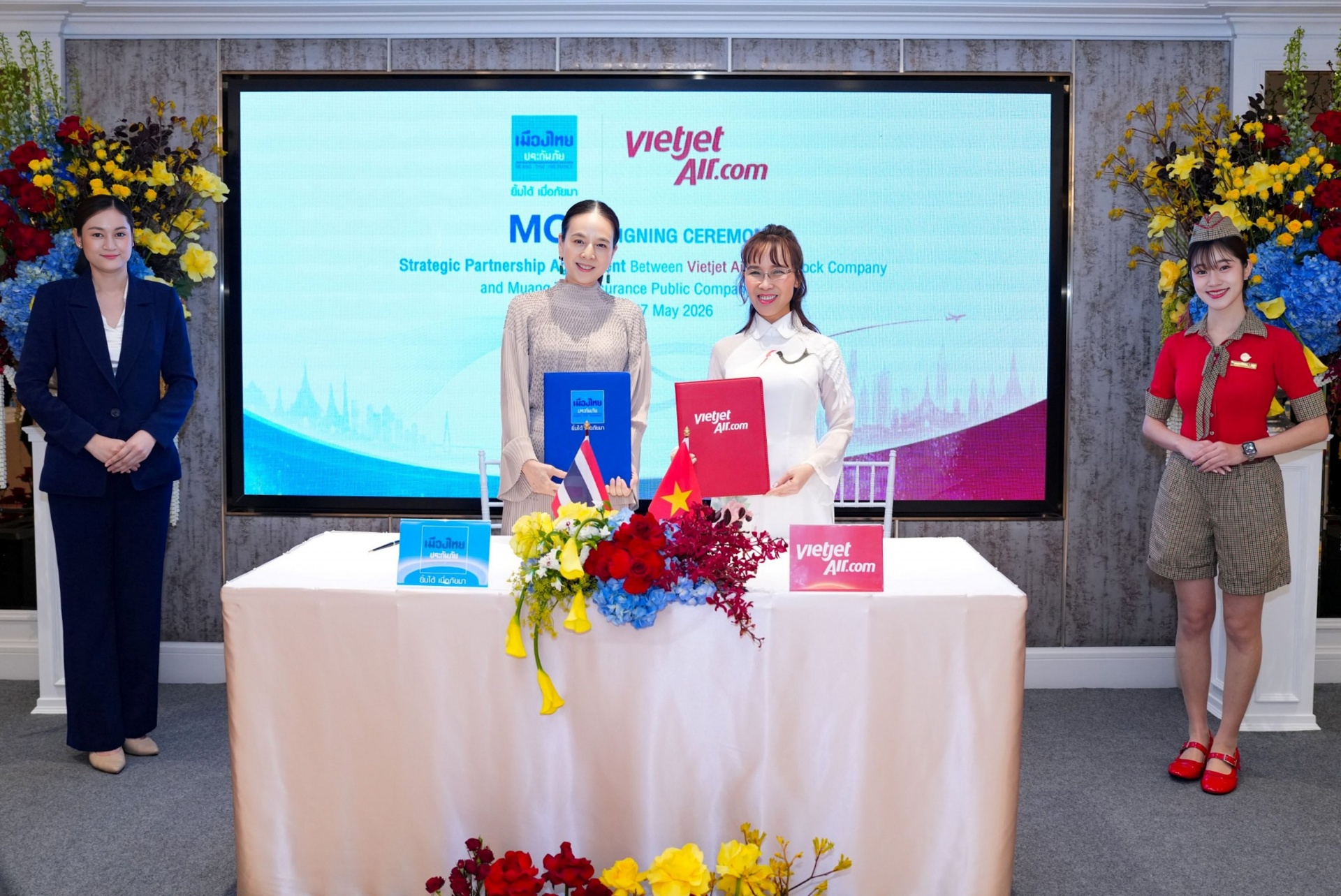 Vietjet and Muang Thai Insurance join hands on community development and Vietnam–Thailand friendship