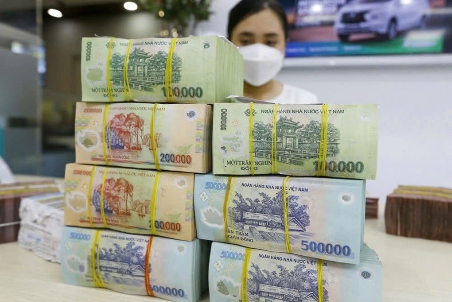 Higher borrowing costs squeeze corporate earnings