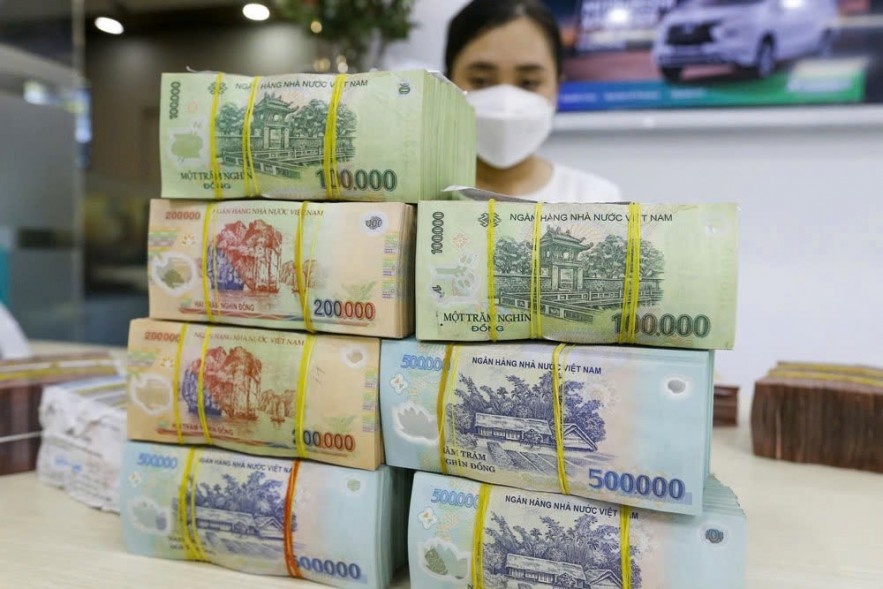 Higher borrowing costs squeeze corporate earnings