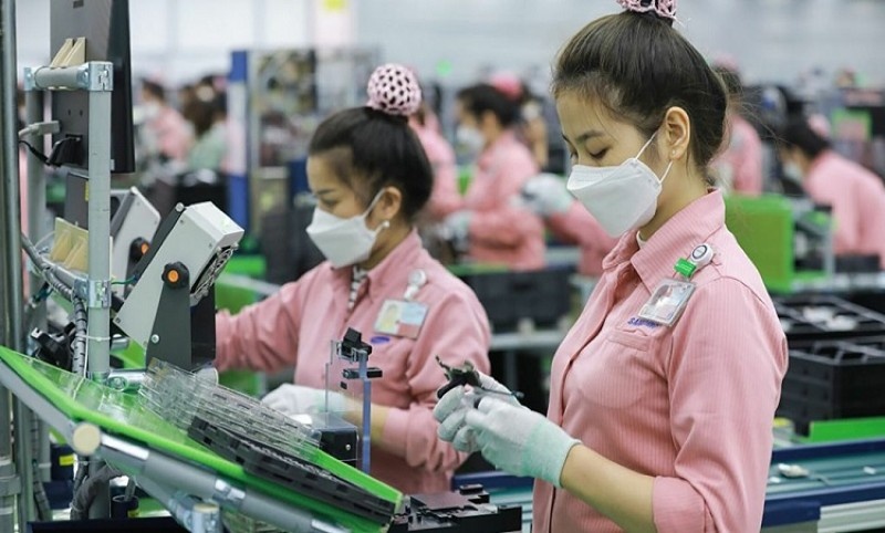 Vietnam trade hits record $445 billion, but deficit widens