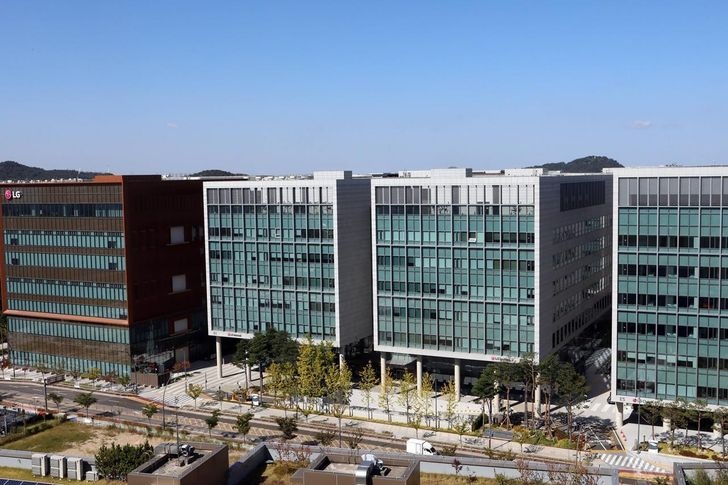LG Innotek to develop chip substrate plant in Vietnam