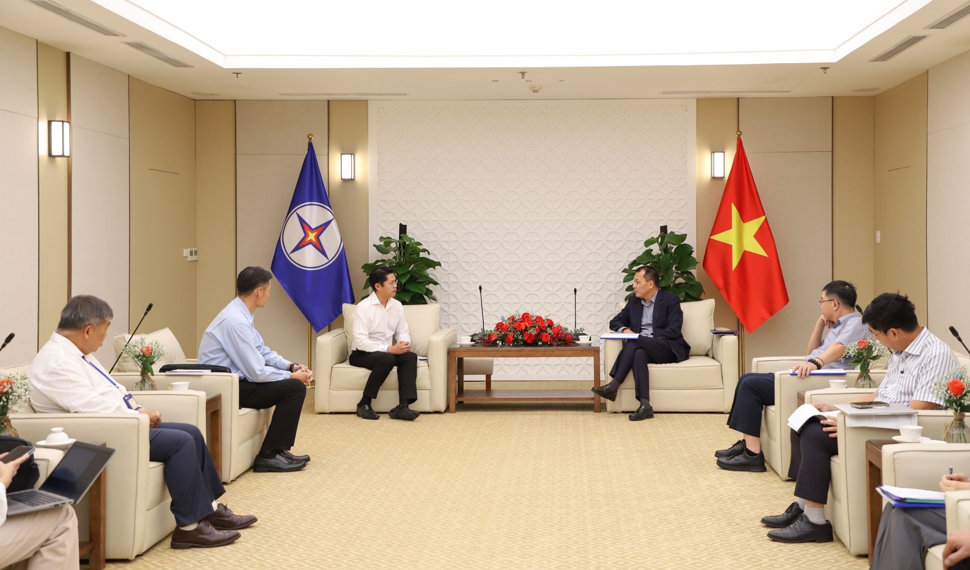 EVN and Gulf Energy plan to develop LNG projects in Vietnam
