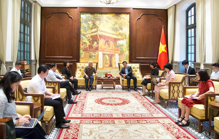 AWS and TikTok seek digital business opportunities in Vietnam