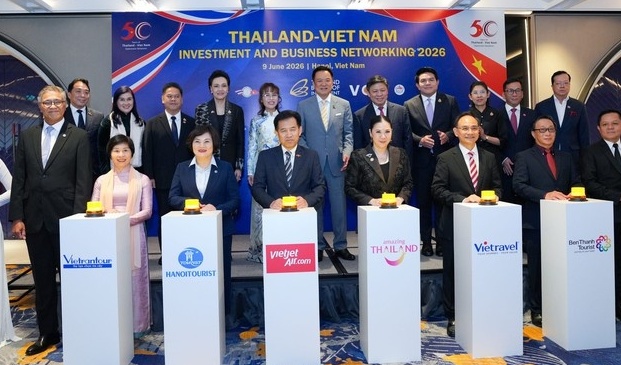 TAT signs tourism deals with Vietjet and four Vietnamese travel firms
