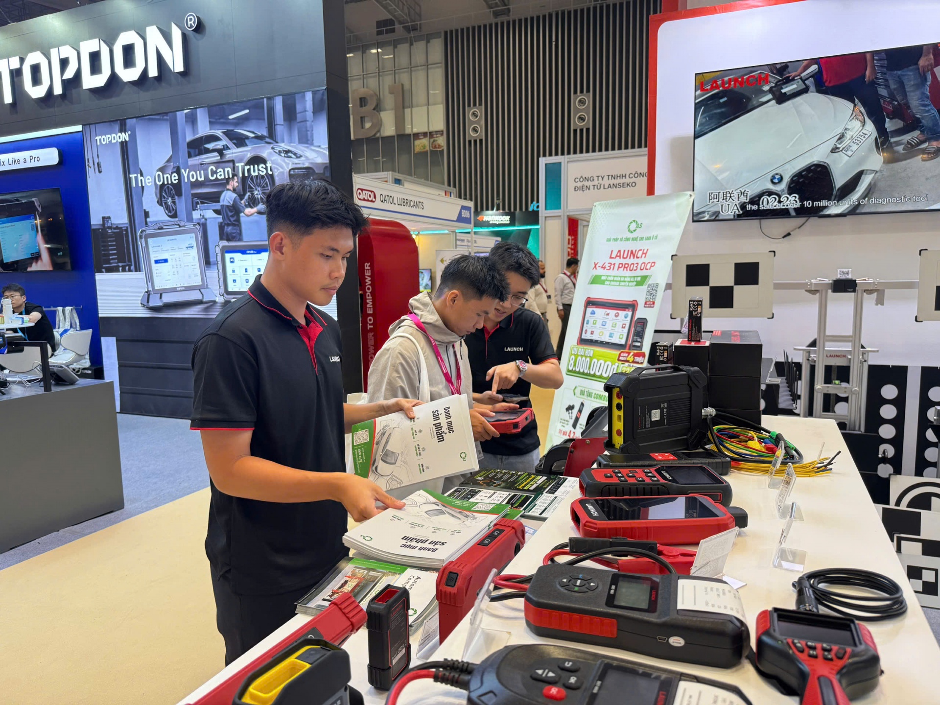Over 400 international companies explore opportunities in Vietnam’s car market