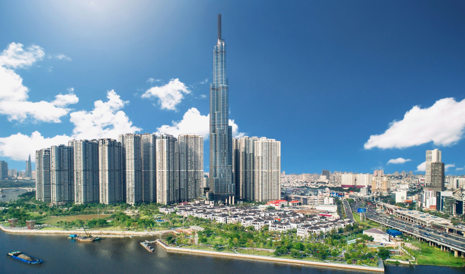Vingroup rises 11 places to rank 26th in Fortune Southeast Asia 500