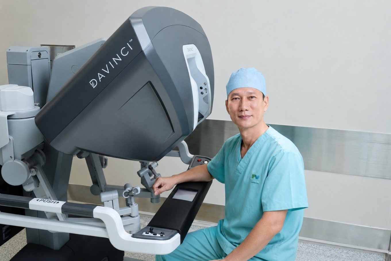 FV doctors successfully remove 5cm kidney tumor in time-critical robotic surgery (PR)
