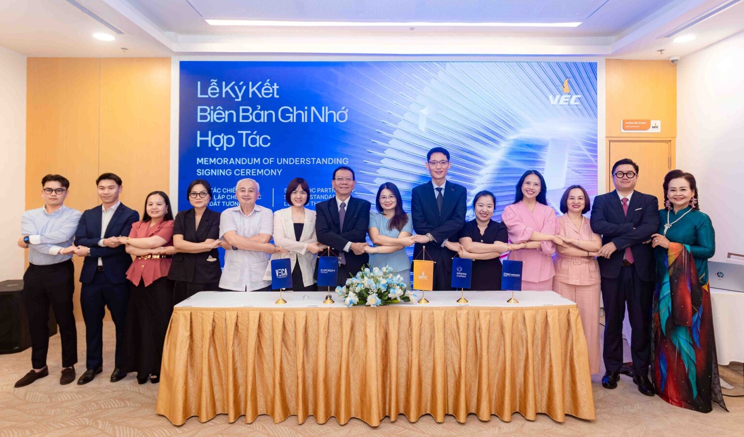Vietnam Exposition Center signs MOUs with Informa Markets and five global partners