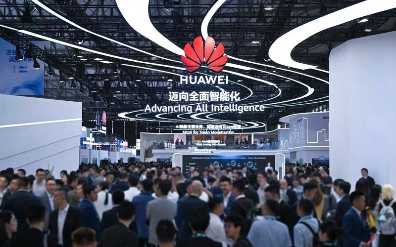 Huawei Helps Global Carriers Monetize Tokens with Service-Network-Compute Integration