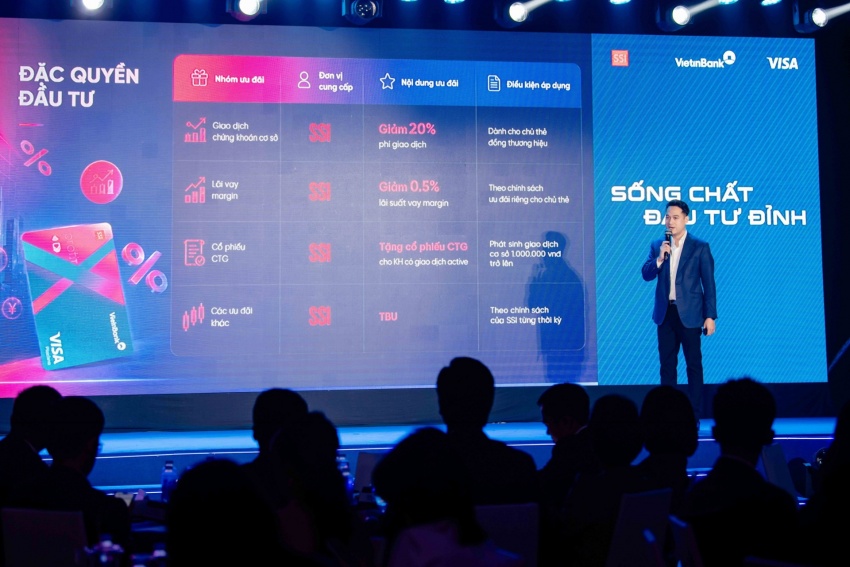Launch of Vietnam's Vietnam's first non-physical international debit card
