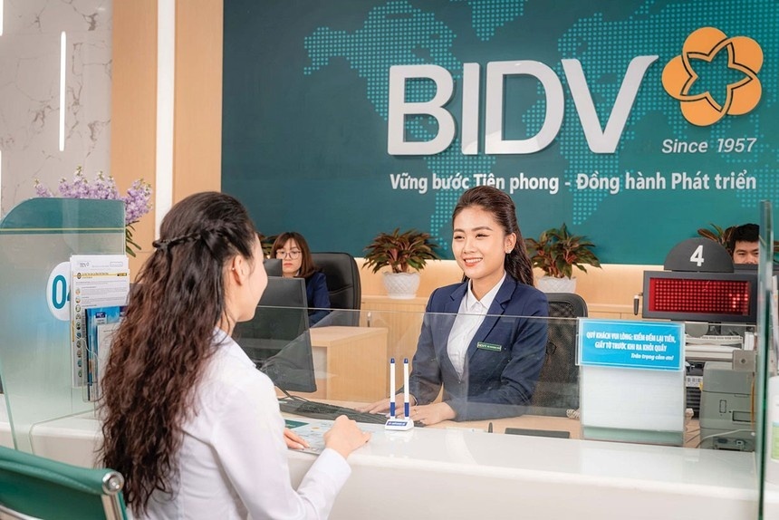 Lenders turn to bond market to strengthen capital base