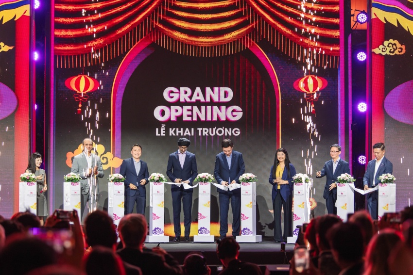 Keppel officially opens Hanoi Centre retail mall
