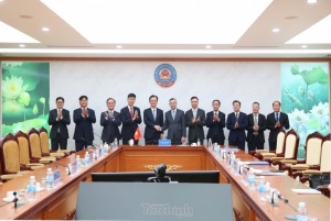 Minister of Finance meets Samsung delegation to discuss economic role