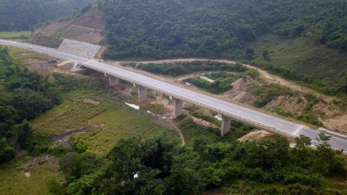 transport-infrastructure-spending-hits-2-3-billion-in-first-half-of-2026