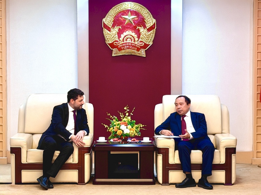 Vietnam and WEF to strengthen cooperation in AI and semiconductor technology