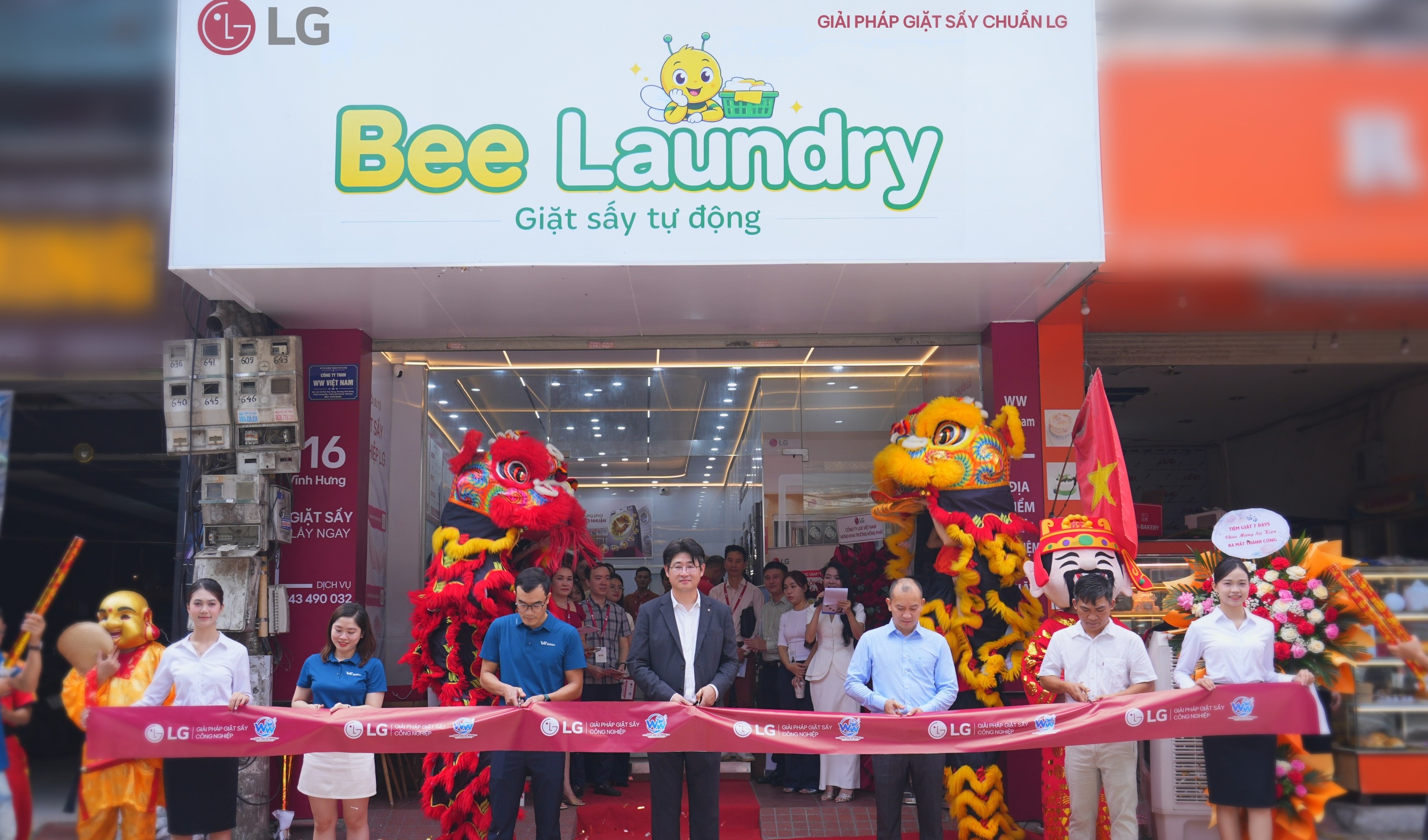 LG Electronics Vietnam launches Bee Laundry smart laundry store in Hanoi