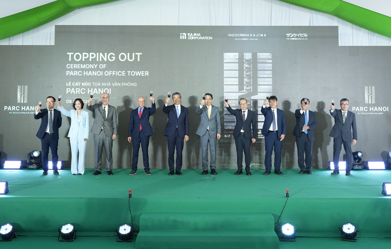 Topping out Parc Hanoi - a Grade A office building in Starlake Tay Ho Tay