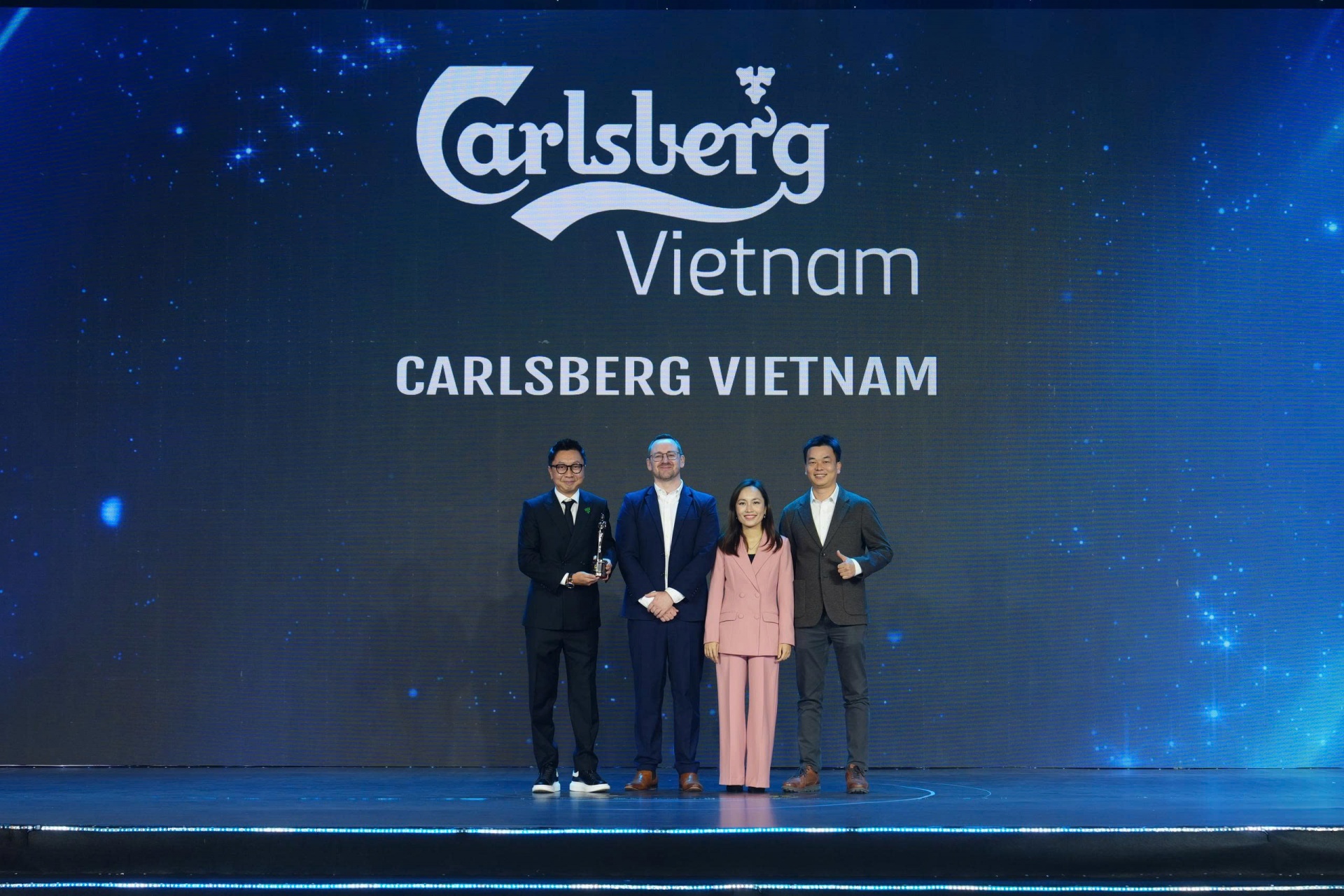 Carlsberg Vietnam earns fourth consecutive HR Asia recognition and VCCI Top 10 Green Enterprise honour