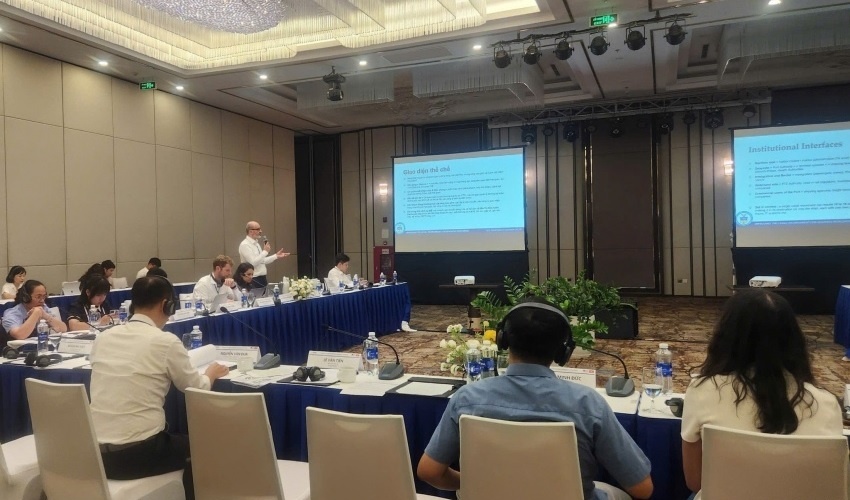 Haiphong partners with US on smart seaport development
