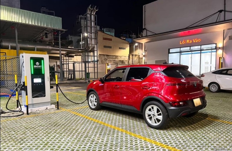 EBOOST secures investment from Grab to expand EV charging network