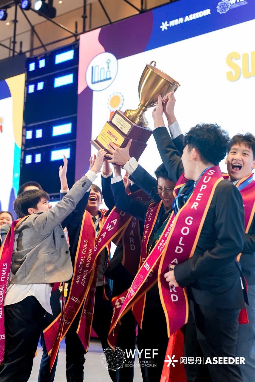 Vietnam wins first-ever Super Gold Award at World Youth Economic Forum