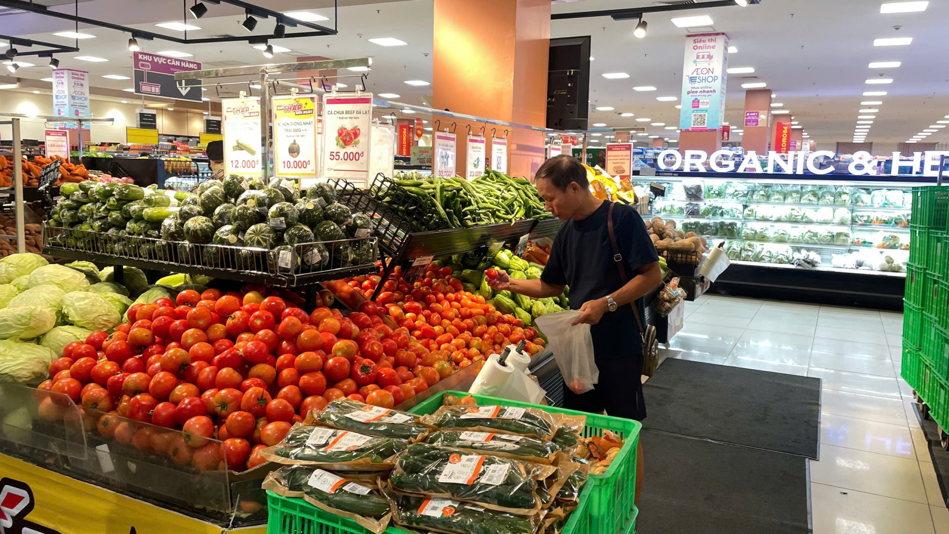 Fruit and vegetable exports top $1 billion for first time in July
