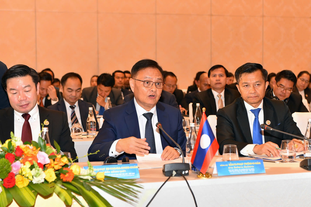 Vietnam, Laos step up cooperation in finance, infrastructure and energy