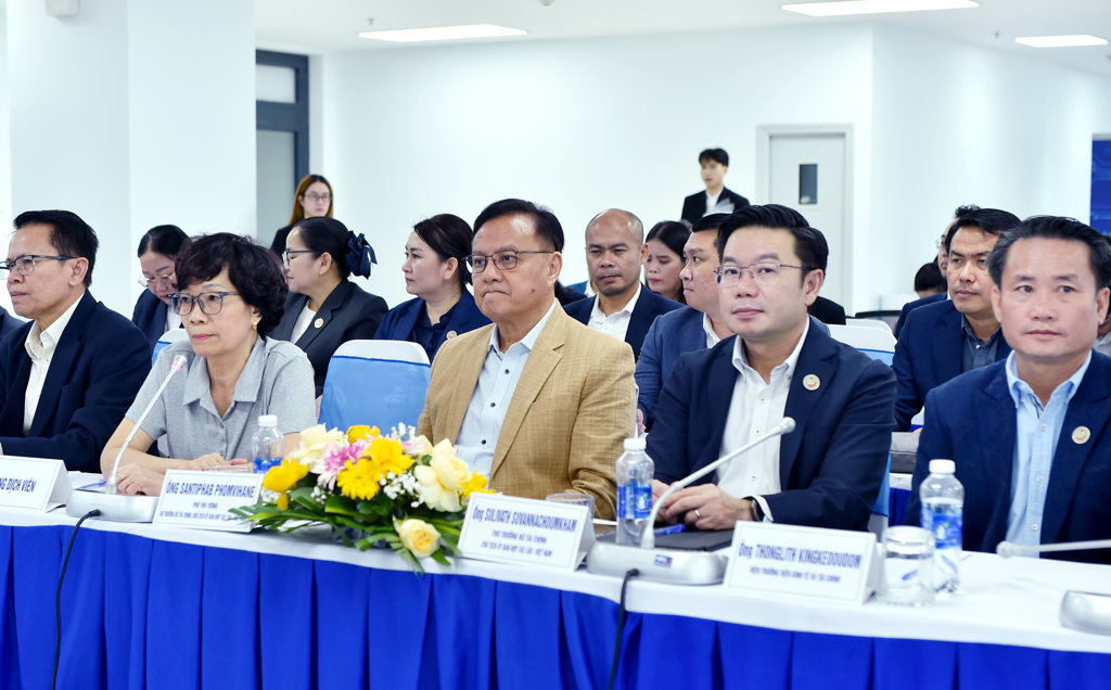 Danang and Laos seek deeper cooperation in semiconductors, AI and digital technology