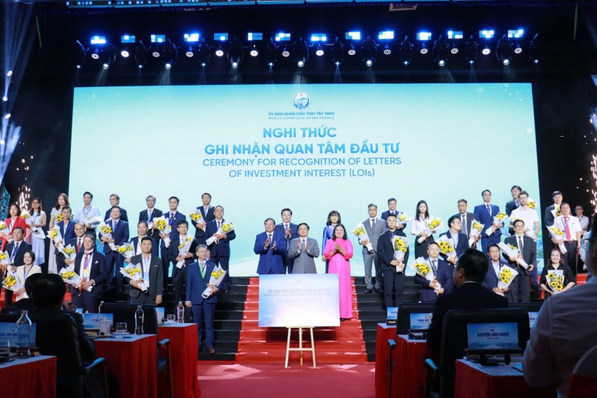 SAIGONTEL joins international partners for $3.5 billion AI data centre complex in Tay Ninh