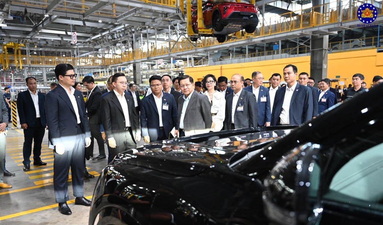 Myanmar president tours VinFast electric vehicle manufacturing complex in Hai Phong