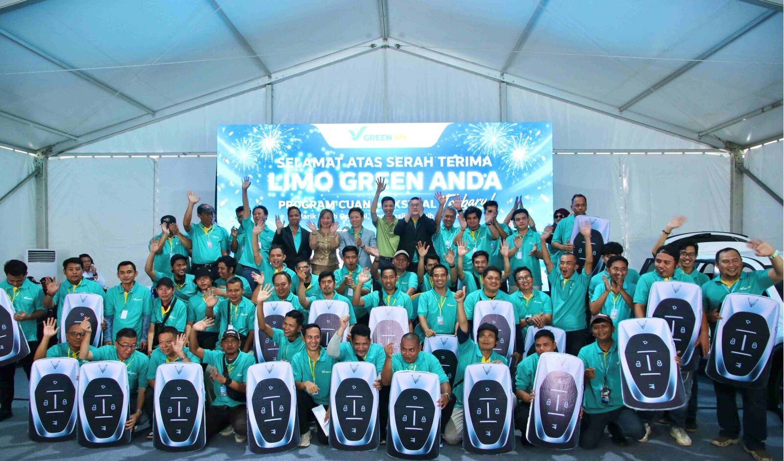 Green SM launches Green Limo electric taxi service in Indonesia